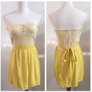 NWOT Forever 21 Yellow & Cream Romper